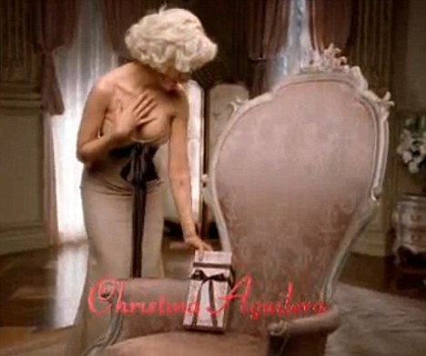 Kristīna Agilera erotiskā reklāmas kampaņā FOTO + VIDEO (Bilde 3)