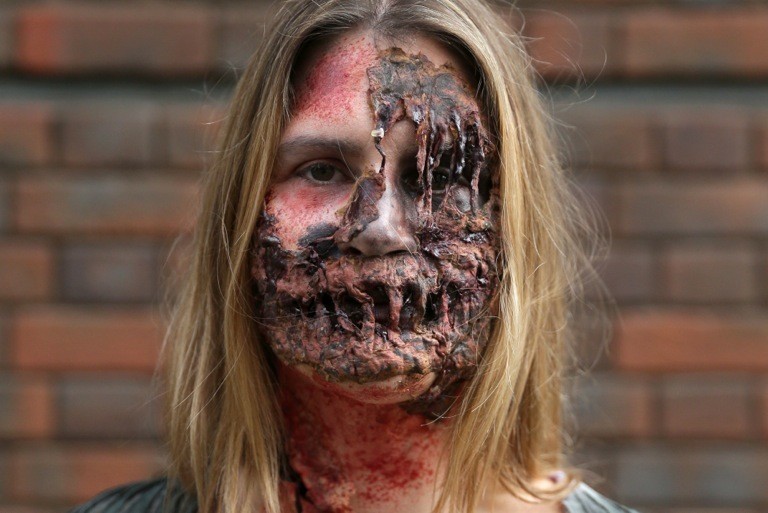 FOTO: Pasaules zombiju diena (Bilde 3)