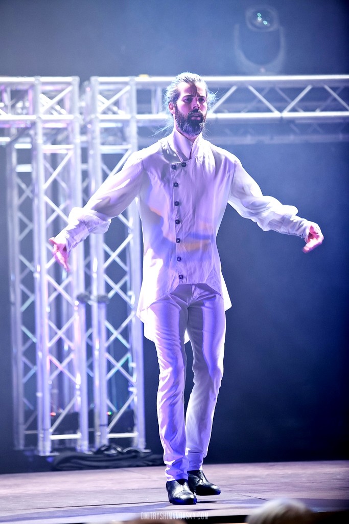 Ar karstasinīgu šovu Rīgā uzstāsies 'Cirque du Soleil' autora deju apvienība 'Los Vivancos' (Bilde 3)