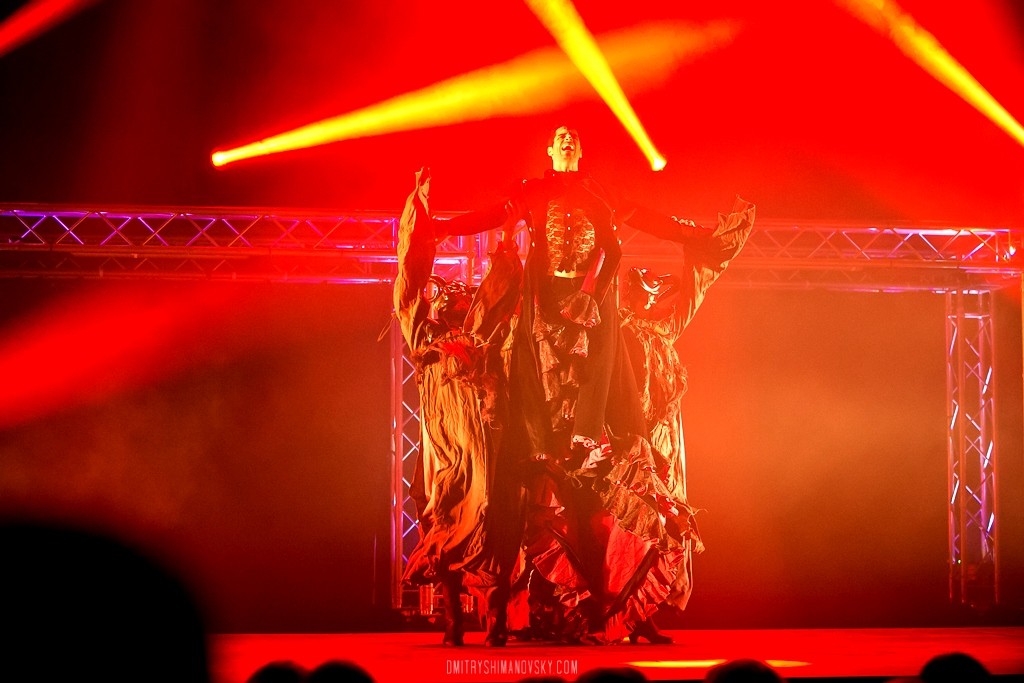 Ar karstasinīgu šovu Rīgā uzstāsies 'Cirque du Soleil' autora deju apvienība 'Los Vivancos' (Bilde 4)