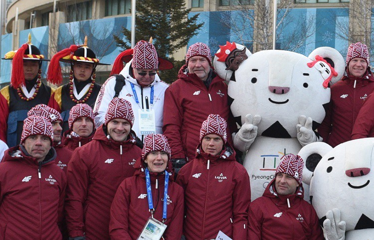 Noskaties! Esam lepni ar 34 sportistiem! Pjončhanā iesoļo Latvijas delegācija (Bilde 3)