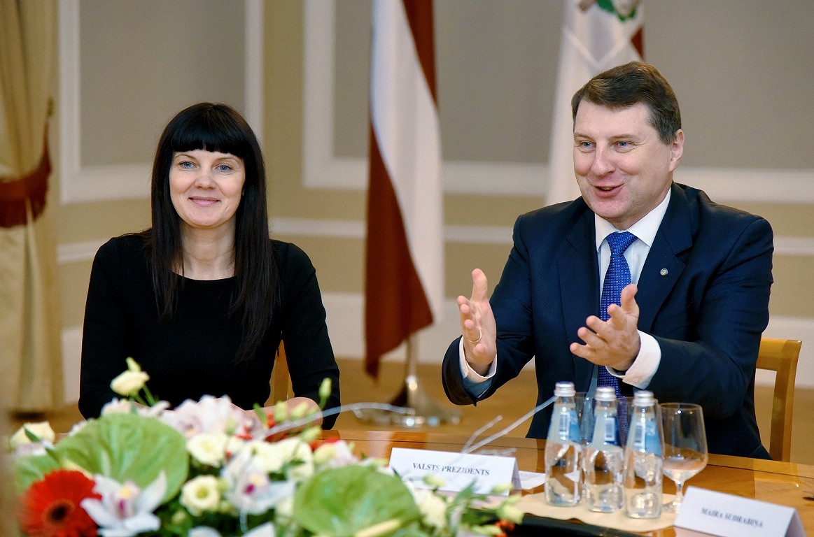 Latvijas Prezidents nosaukts par ļerpatu, kurai 'krāns stingrāks par mugurkaulu' (Bilde 2)
