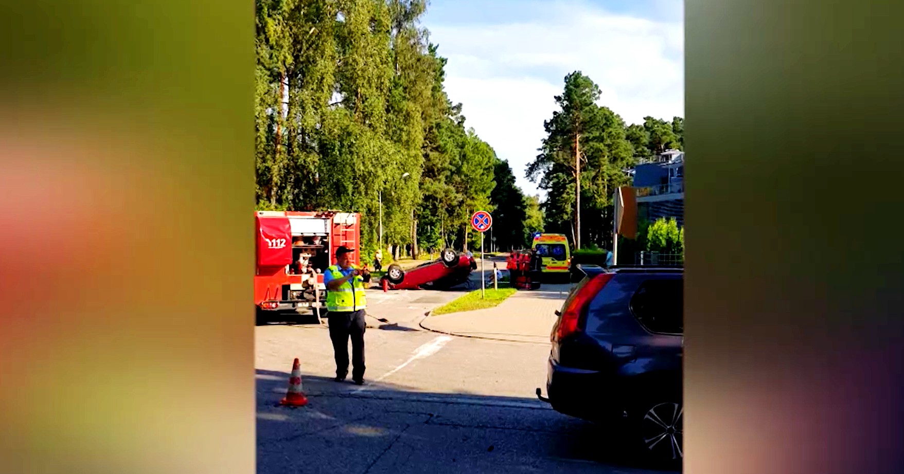Jūrmalā jauns melnais punkts: Meža un Kalpaka prospektu krustojumā drausmīgas avārijas FOTO/VIDEO (Bilde 1)