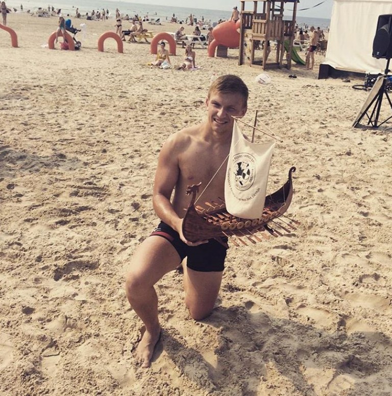 28 gadu vecumā pašnāvību izdarījis Latvijas regbija izlases spēlētājs Dāvis Pērkons (Bilde 2)