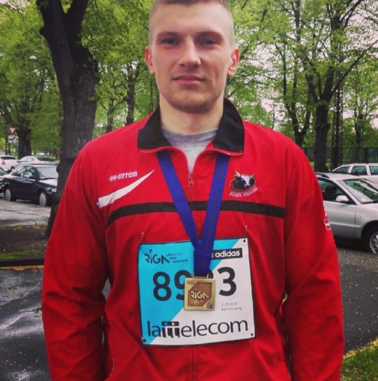 28 gadu vecumā pašnāvību izdarījis Latvijas regbija izlases spēlētājs Dāvis Pērkons (Bilde 4)