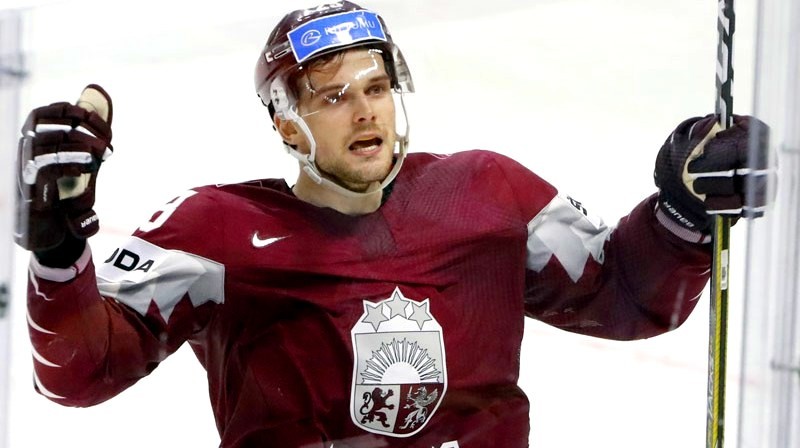 Smalka uzvara! 2019.gada Pasaules čempionāta pirmajā spēlē Latvijas hokejisti pārsteidz pārliecinoši (Bilde 4)