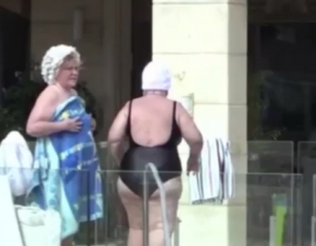 Nofilmēts kā Pugačova pārģērbj apakšbikses savā villā Izraēlā
