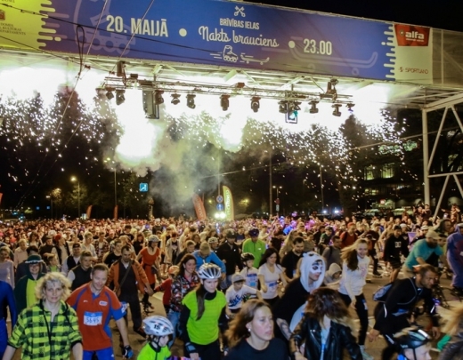 2017.gada nakts braucienā pa Brīvības ielu piedalījās 11 000 skrituļotāju