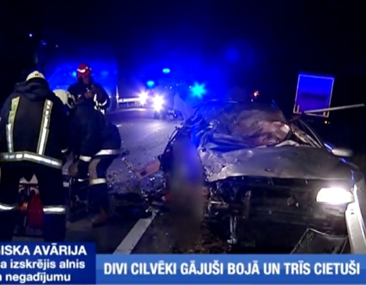 Autokatastrofā uz Valmieras šosejas Jāņu naktī iet bojā māte un meita, smagi cietuši vēl trīs ģimenes locekļi