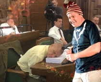 Tauta nosoda deputāta Valda Kalnozola nekaunīgo gulēšanu Saeimā