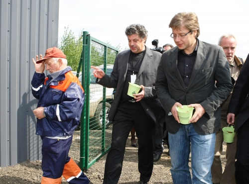 UŠAKOVS kļuvis par jēru ganu Getliņos  (FOTO) (Bilde 2)