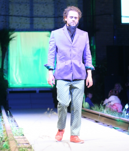 Džeku "zilajā" modes skatē kā modelis debitē dziedātājs Jānis Kurševs - FOTO (Bilde 2)