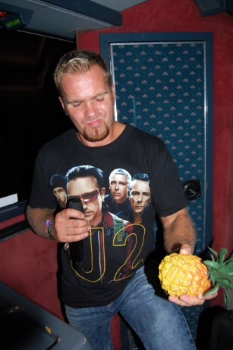 U2 fani atgriezušies Latvijā (FOTO) (Bilde 1)