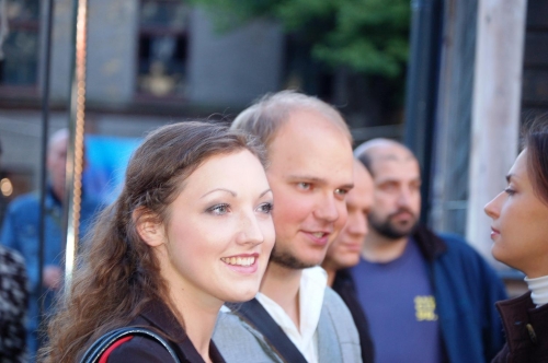 Aigars Runčis sabiedrībā iziet ar divām daiļā dzimuma pārstāvēm (FOTO) (Bilde 1)