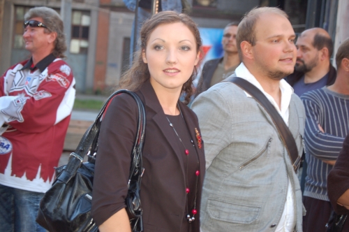 Aigars Runčis sabiedrībā iziet ar divām daiļā dzimuma pārstāvēm (FOTO) (Bilde 4)
