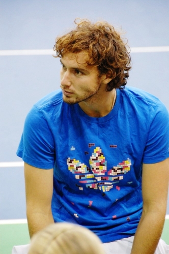 Ernests GULBIS nedēļas nogalē rupji lamāsies un lauzīs tenisa raketes (FOTO) (Bilde 4)