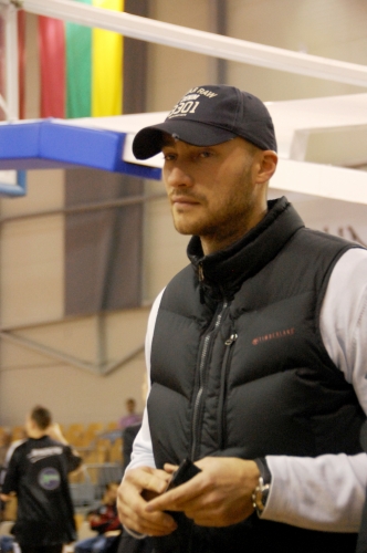 Guntas Baško līgavainis basketbolu skatās viens (FOTO) (Bilde 4)