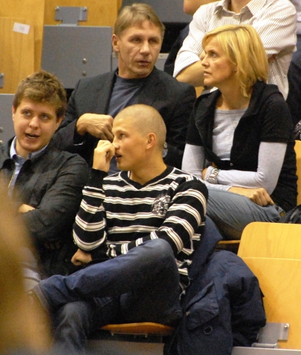 Ināra SLUCKA kopā ar pielūdzēju fano par basketbolu (pārīšaFOTO) (Bilde 1)