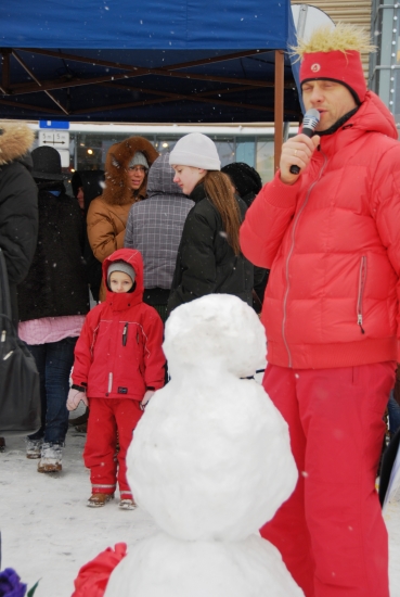 Valdis MELDERIS cenšas savaldzināt veikala direktori (FOTO) (Bilde 4)