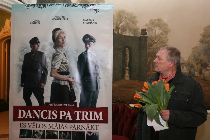 Pārpildīta zāle uz filmas prezentāciju ar Mārtiņu Freimani galvenajā lomā - FOTO (Bilde 1)