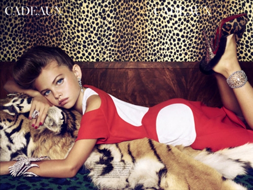 10 gadīga modele pozē "Vogue"; sabiedrība šokā (FOTO) (Bilde 1)