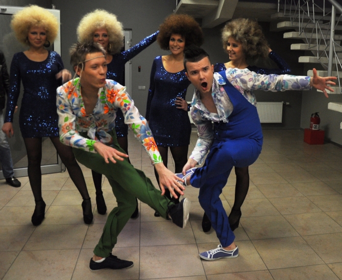 Disko supermuša un stilīgi tērpi (FOTO) (Bilde 2)