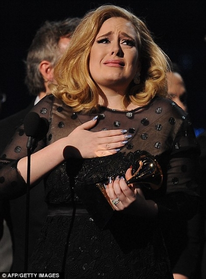 «Grammy» mūzikas balvu pasniegšanas ceremonijā triumfē Adele (FOTO) (Bilde 1)