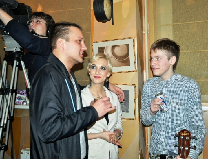 Jaunizceptā TV zvaigzne bauda vīriešu uzmanību (FOTO) (Bilde 4)