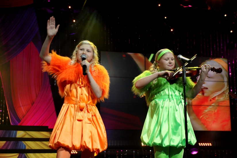 Atklāts muzikālais šovs „Dvīņi dzied!” (FOTO) (Bilde 2)