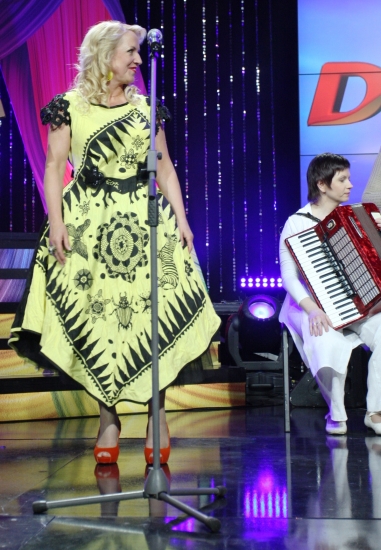 Olga Rajecka uzvilkusi mākslas darbu (FOTO) (Bilde 2)