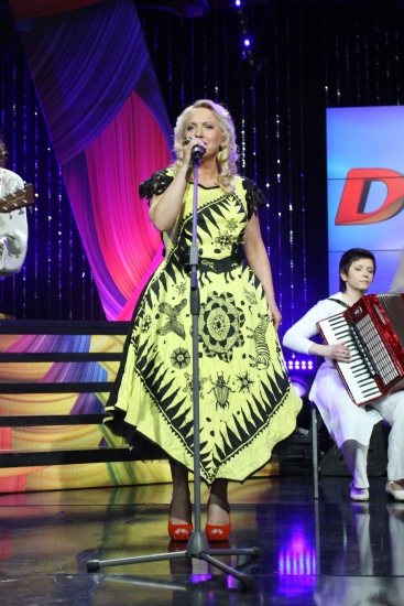 Olga Rajecka uzvilkusi mākslas darbu (FOTO) (Bilde 3)