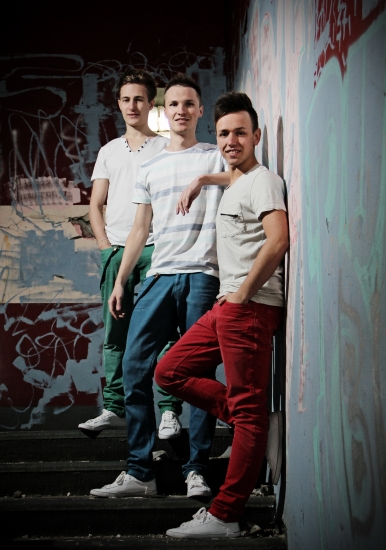 Debitē jauns boysbands - grupa MONO (Bilde 2)