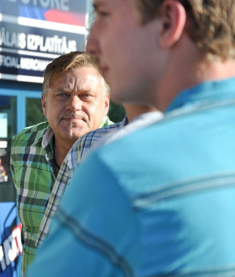 Zintis EKMANIS parādījis savas smukās meitenes (FOTO) (Bilde 4)