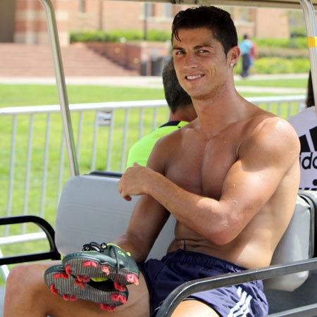 Kristiano Ronaldo supermodeli nomainījis pret Playboy zvaigzni (FOTO) (Bilde 2)