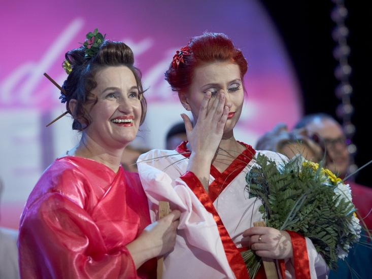 "Dziedošās ģimenes" pirms atgriešanās koncerta atstāj Pavlovsku ģimene (Bilde 1)