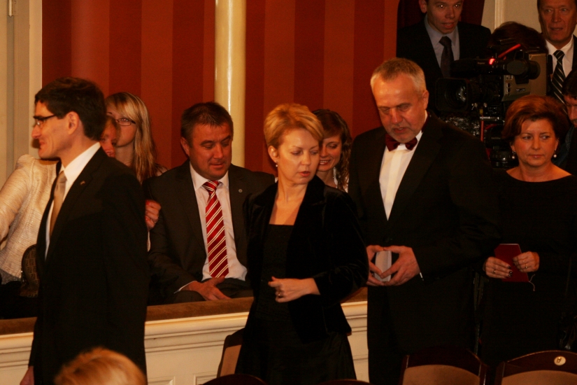 Skandalozā Rubesa, iespējams, darba laikā tirgo savas lauku mājas: pārdevusi īpašumus oligarha Andra Šķēles znotam (Bilde 2)