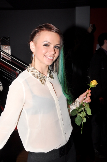 Šova "Pelnrušķīte" dalībniece Ieva Biteniece atkal maina izskatu  (Bilde 2)