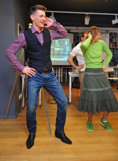 Liene Candy apmeklē popup jogas nodarbību (Bilde 3)