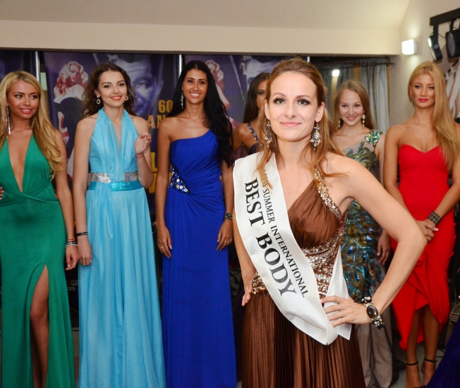 Ieva Kušnere Bulgārijā iegūst titulu “Best Body” (Bilde 4)