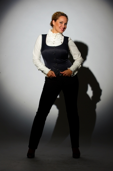 Liene Meldere Latviju pārstāv prestižajā skaistumkonkursā “Mrs.Globe 2013”  (Bilde 2)