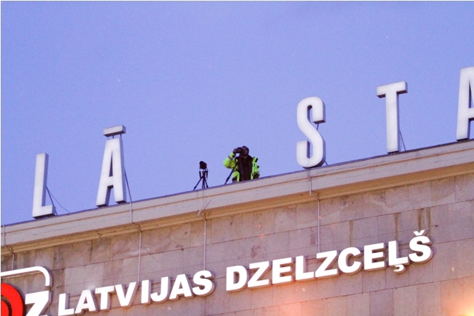 Sieviešu hokeja izlases šarmantais sveiciens mūsējo uzvarām Minskā FOTO/VIDEO (Bilde 2)