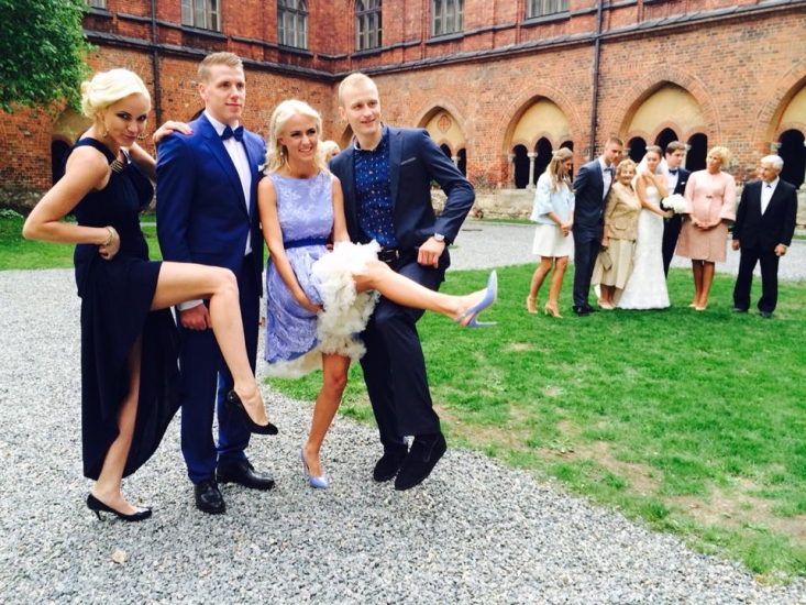 Latvijas hokejistu un viņu blondīņu slepenais tusiņš - FOTO (Bilde 1)