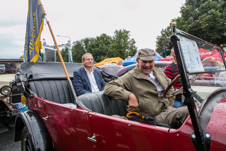 FOTO: Antīko auto parāde (Bilde 2)
