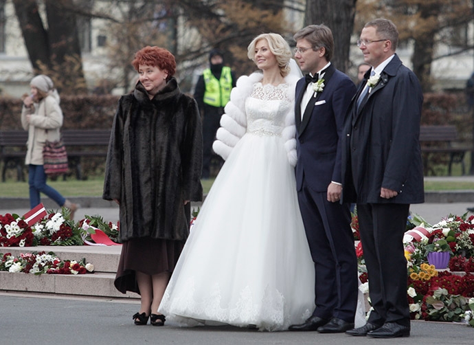 Vai Nila Ušakova skaistule turpinās vadīt mēra darba kārtību + KĀZU FOTO (Bilde 3)