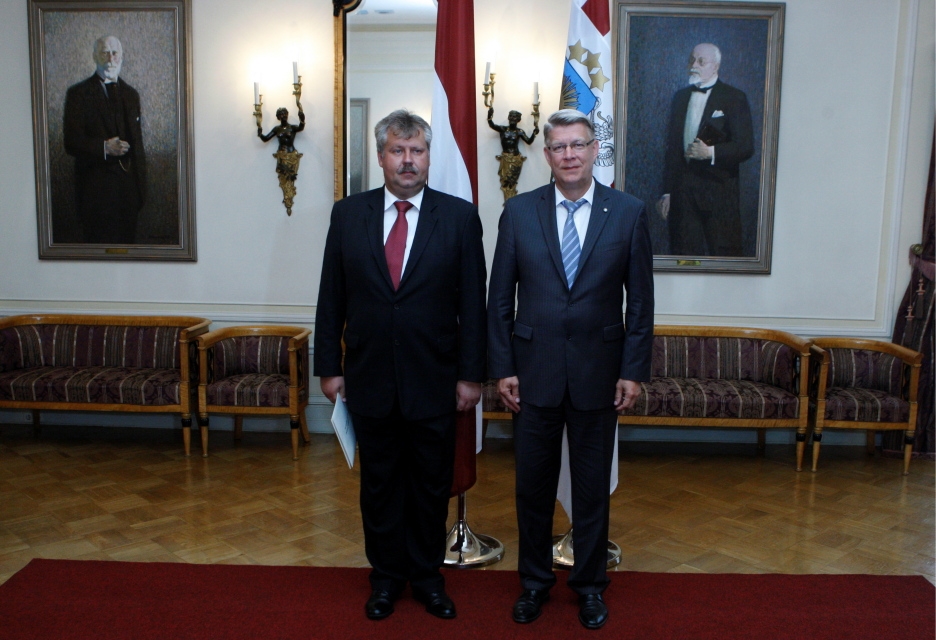 Pāragri mūžībā aizgājis viens no pieredzējušākajiem diplomātiem Hardijs Baumanis (Bilde 2)