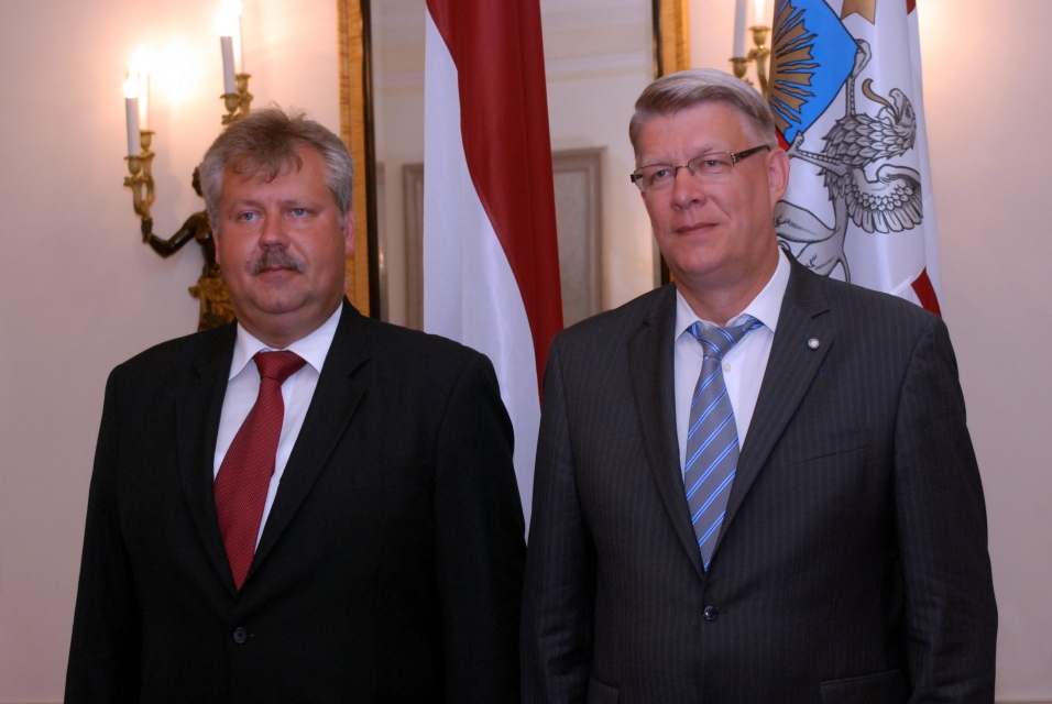Pāragri mūžībā aizgājis viens no pieredzējušākajiem diplomātiem Hardijs Baumanis (Bilde 3)