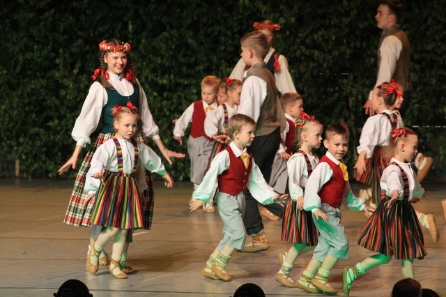 Bērnu deju ansambļa Teiksmiņa 25 gadu jubileju atzīmēs ar plašu koncertu  (Bilde 4)