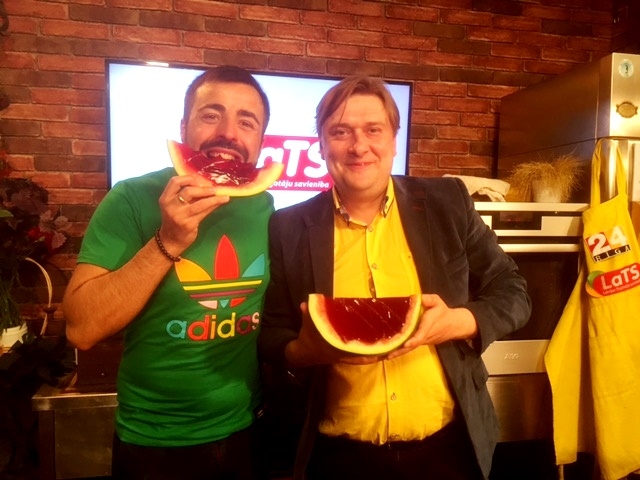 Saplēstās krūzes zvaigzne Imants Strads pavāršovā pie Roberto (Bilde 4)