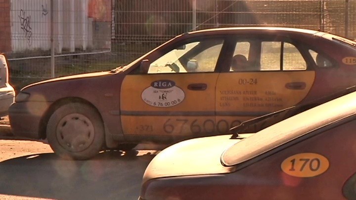 Taksometru kompānijā valda sūrie 90. gadu likumi (Bilde 1)