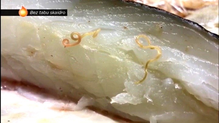 Garšīgas zivtiņas Rimi veikalā Ādažos var nopirkt ar dzīviem tārpiem... (Bilde 2)